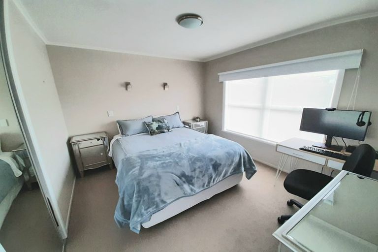 Photo of property in 2/5 Whitby Crescent, Mairangi Bay, Auckland, 0630