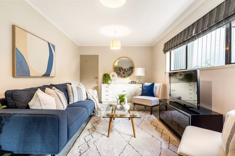 Photo of property in 32 Mcdowell Crescent, Hillcrest, Auckland, 0627