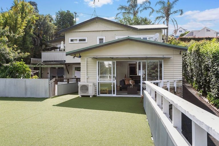 Photo of property in 36 Comins Crescent, Mission Bay, Auckland, 1071