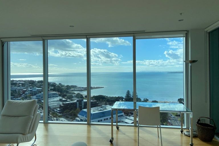 Photo of property in Sentinel Apartments, 2001/3 Northcroft Street, Takapuna, Auckland, 0622