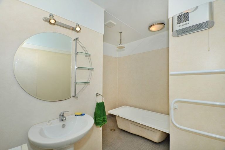 Photo of property in 3 Whimp Avenue, Onerahi, Whangarei, 0110