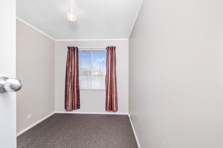 Photo of property in 24 Cochrane Street, Fairy Springs, Rotorua, 3015