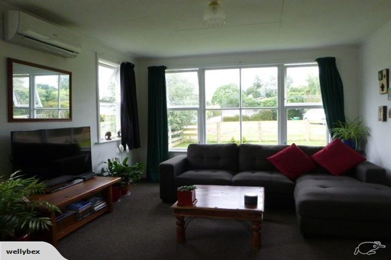 Photo of property in 1 Julyan Street, Shannon, 4821