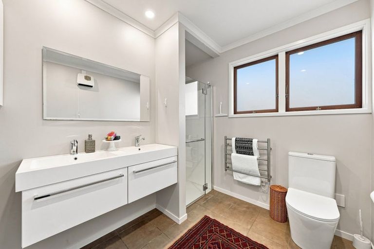 Photo of property in 102 Paparoa Street, Papanui, Christchurch, 8053