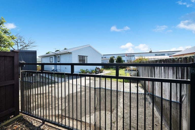 Photo of property in 1/31 Pomaria Road, Henderson, Auckland, 0610