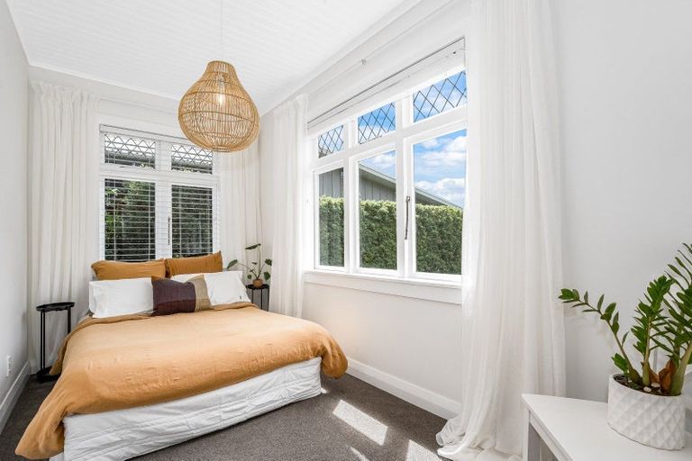 Photo of property in 15 Helston Road, Johnsonville, Wellington, 6037