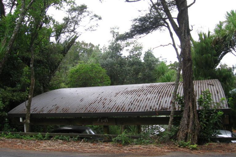 Photo of property in 10 Tanekaha Road, Titirangi, Auckland, 0604