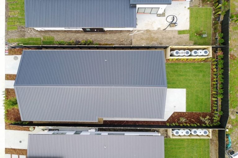 Photo of property in 38 Lumbarda Drive, Kumeu, 0810