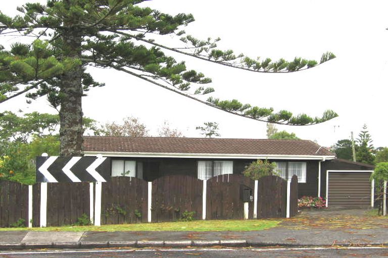 Photo of property in 1/65 Tirimoana Road, Te Atatu South, Auckland, 0602