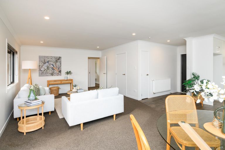 Photo of property in 702 Pioneer Highway, Takaro, Palmerston North, 4412