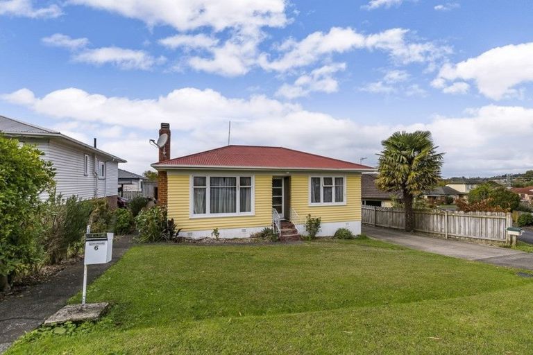 Photo of property in 6 Aotea Road, Glen Eden, Auckland, 0602