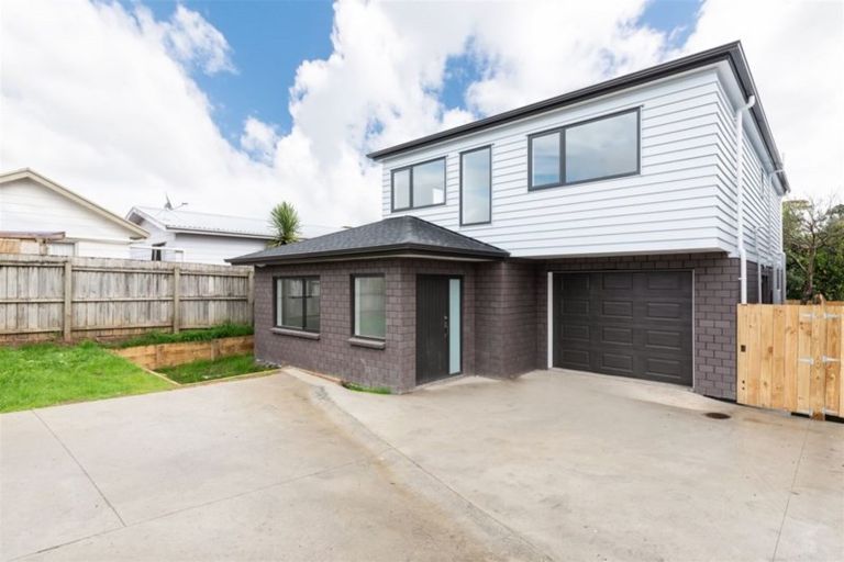 Photo of property in 18b Riverpark Crescent, Henderson, Auckland, 0610