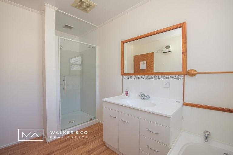 Photo of property in 10 Pioneer Grove, Silverstream, Upper Hutt, 5019