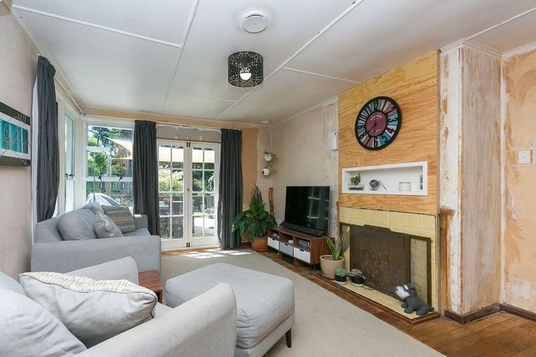 Photo of property in 64 Parsons Street, Frankleigh Park, New Plymouth, 4310