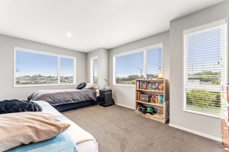 Photo of property in 2 Boocock Crescent, Orewa, 0931