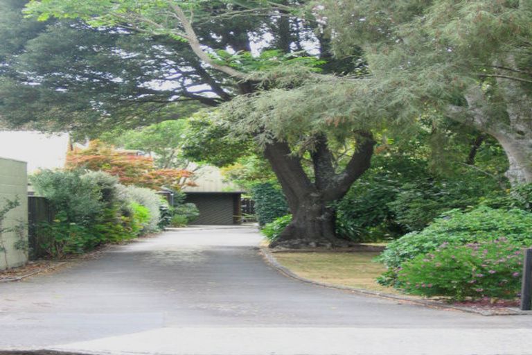 Photo of property in 21 Barton Road, Heretaunga, Upper Hutt, 5018