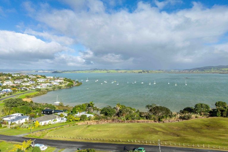 Photo of property in 43 Pah Road, Onerahi, Whangarei, 0110