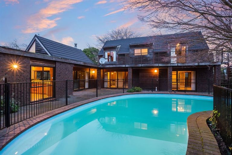 Photo of property in 14 Ngarara Road, Waikanae, 5036