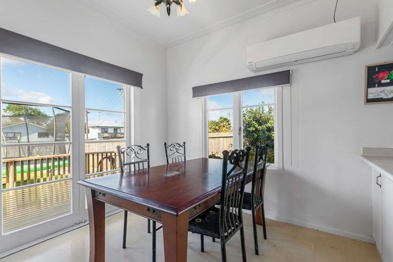 Photo of property in 8 Howden Street, Waiuku, 2123