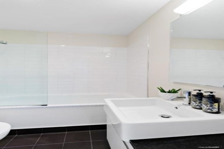 Photo of property in 9/4 Campbell Road, Takapuna, Auckland, 0622