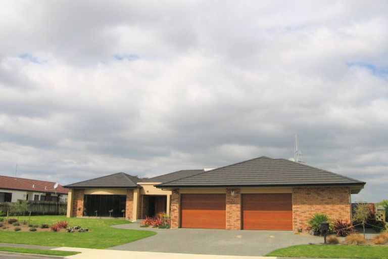 Photo of property in 73 Plateau Heights, Mount Maunganui, 3116