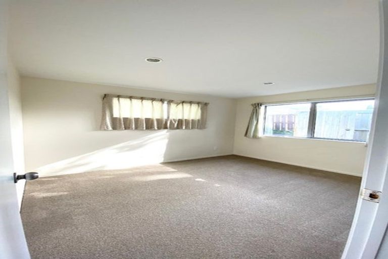 Photo of property in 24 Mirrabooka Avenue, Botany Downs, Auckland, 2010