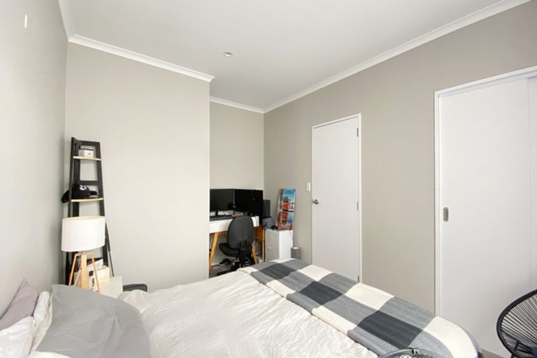 Photo of property in 57 Glidepath Road, Hobsonville, Auckland, 0616