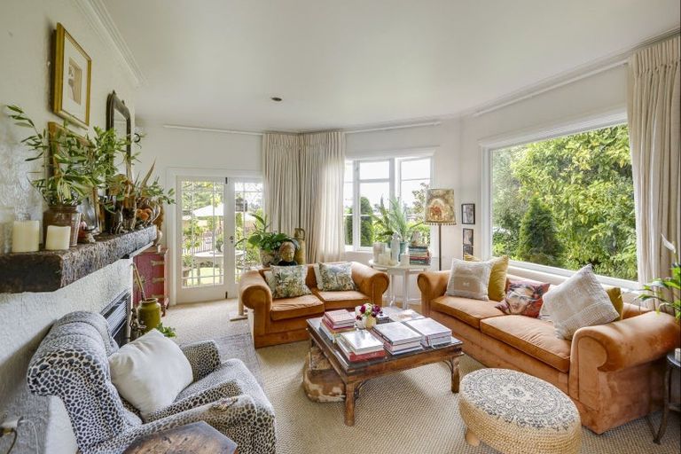 Photo of property in 56 Lucknow Road, Havelock North, 4130