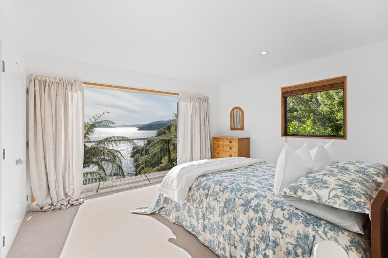 Photo of property in 2045 Queen Charlotte Drive, Ngakuta Bay, Picton, 7281