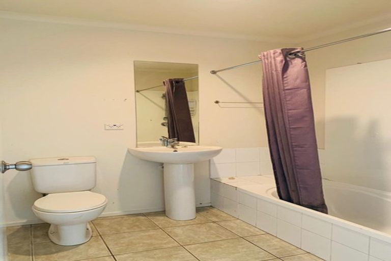Photo of property in 6/4 Keeling Road, Henderson, Auckland, 0612