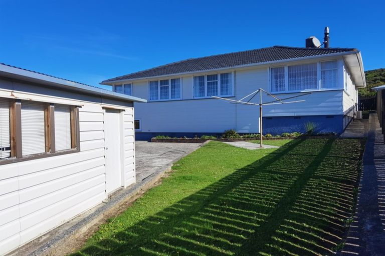 Photo of property in 31 Rangituhi Crescent, Takapuwahia, Porirua, 5022