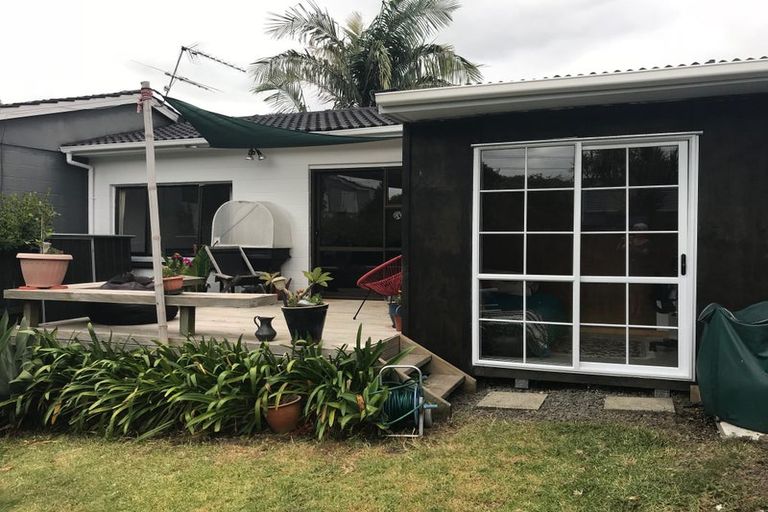 Photo of property in 2/25 Birchfield Road, Hauraki, Auckland, 0622