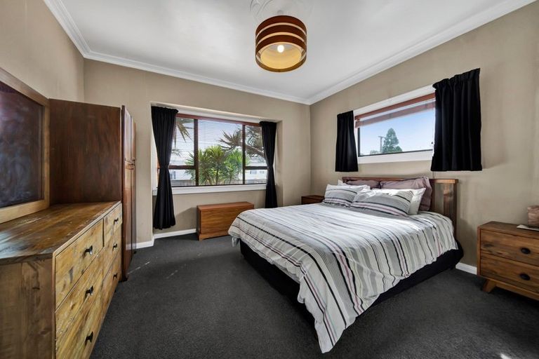 Photo of property in 33 Sanders Avenue, Westown, New Plymouth, 4310