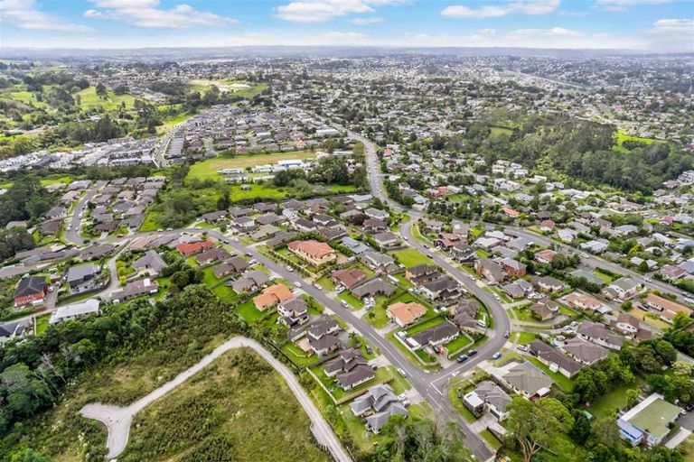 Photo of property in 22 Gordon Stanley Drive, Massey, Auckland, 0614