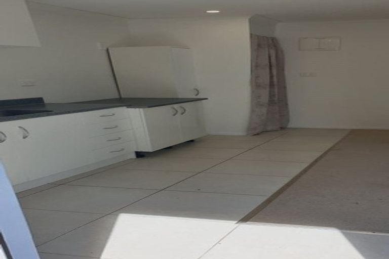 Photo of property in 2/149 Colwill Road, Massey, Auckland, 0614