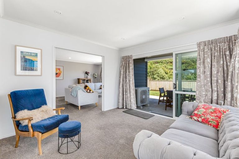 Photo of property in 31 Aspiring Terrace, Aotea, Porirua, 5024