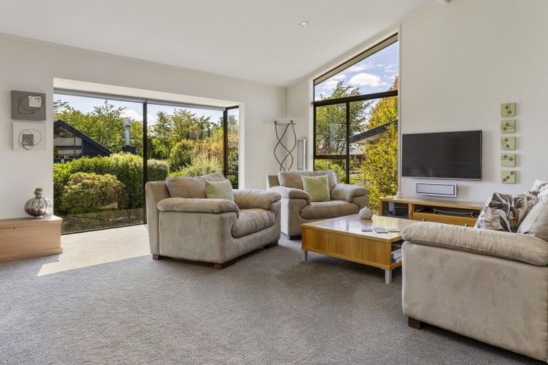 Photo of property in 3 Ingle Avenue, Waipahihi, Taupo, 3330