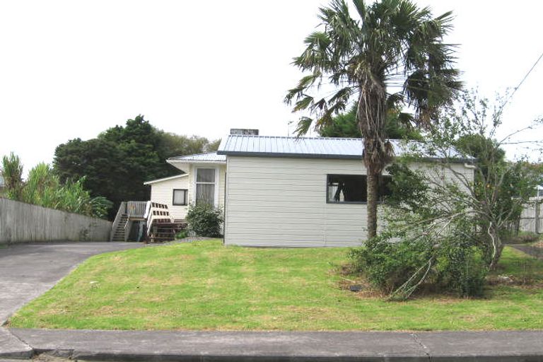Photo of property in 1/9 Marewa Street, Te Atatu South, Auckland, 0610