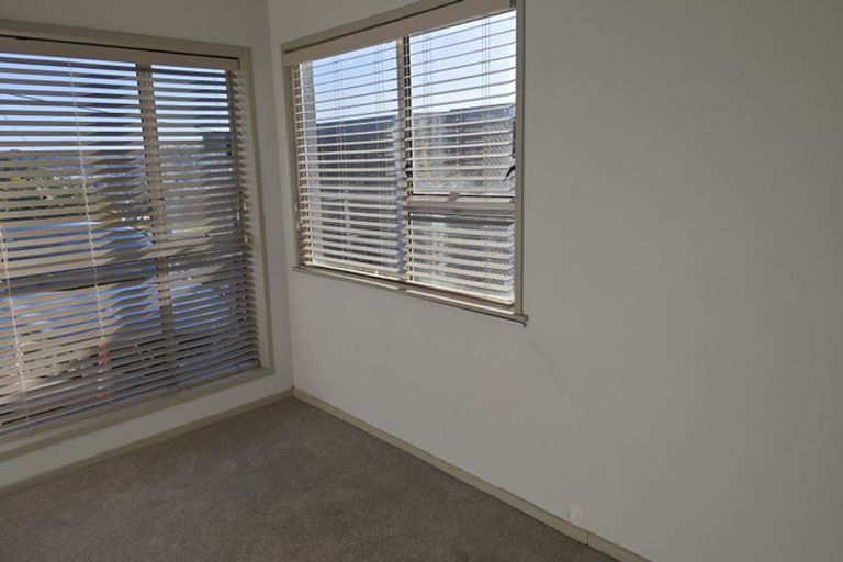 Photo of property in 35 Melandra Road, Stanmore Bay, Whangaparaoa, 0932