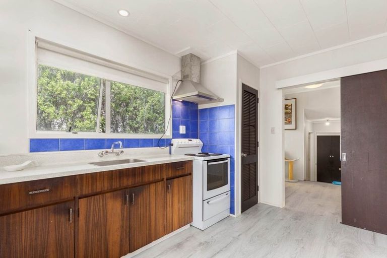 Photo of property in 13 Banksia Place, Goodwood Heights, Auckland, 2105