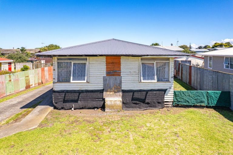 Photo of property in 23 Raupo Street, Castlecliff, Whanganui, 4501