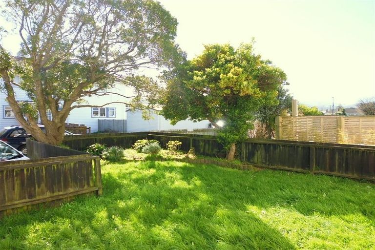 Photo of property in 108 Whites Line East, Waiwhetu, Lower Hutt, 5010