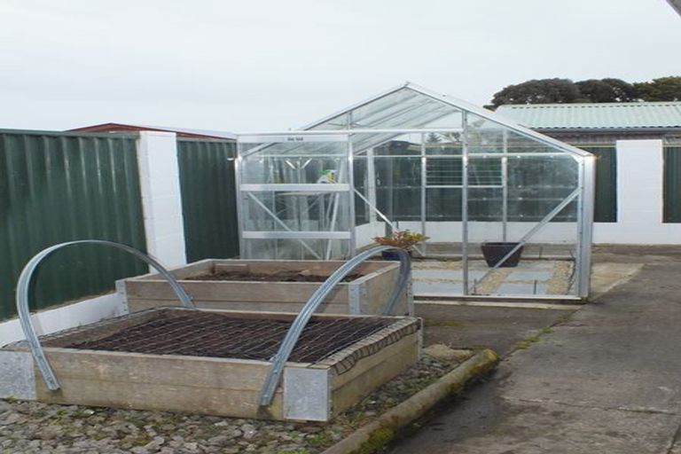 Photo of property in 87 Hillcrest Drive, Kelvin Grove, Palmerston North, 4414