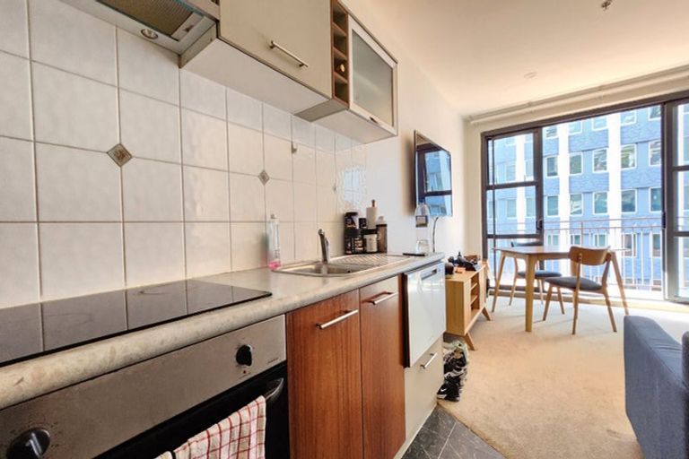 Photo of property in Atrium Towers, 5e/154 The Terrace, Wellington Central, Wellington, 6011