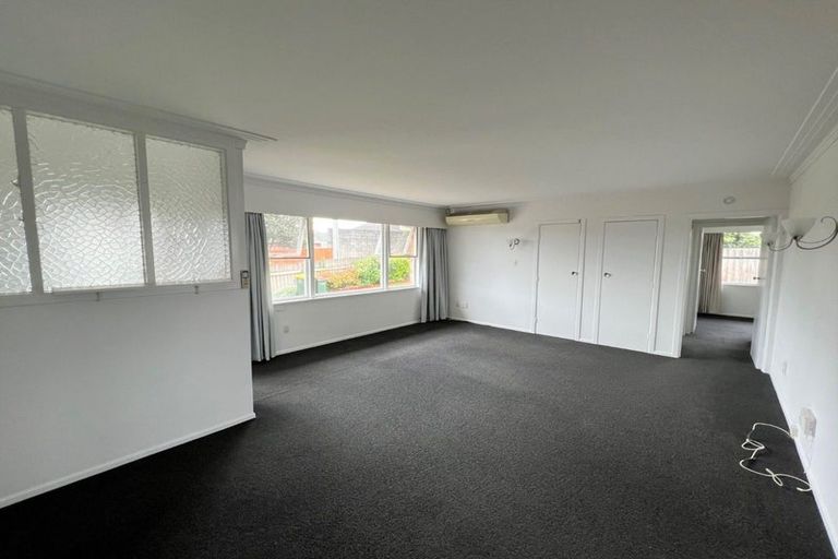 Photo of property in 1/2a Jennifer Place, Papatoetoe, Auckland, 2025