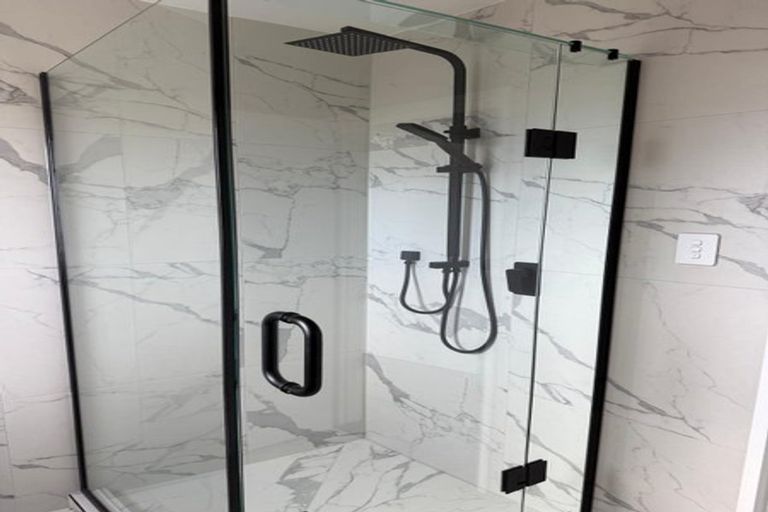 Photo of property in 67b Hutchinsons Road, Bucklands Beach, Auckland, 2014