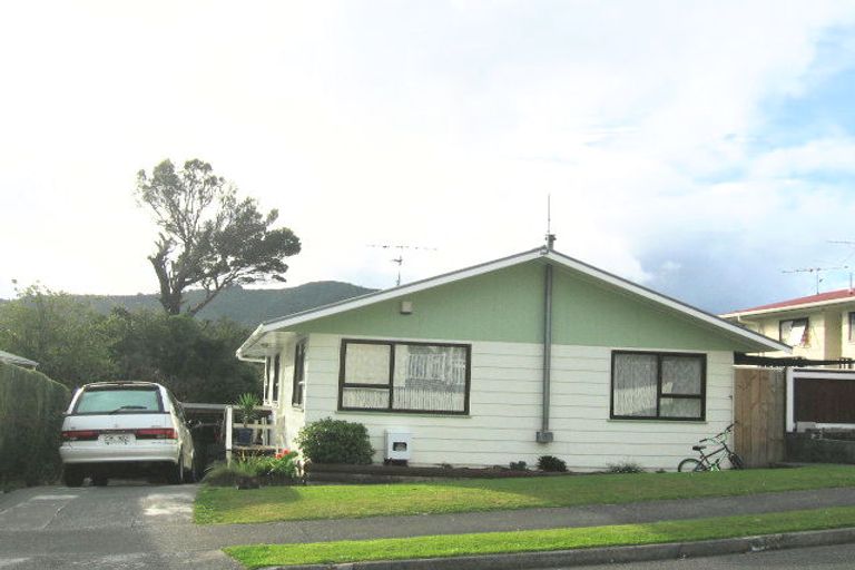 Photo of property in 10 Oaklands Grove, Clouston Park, Upper Hutt, 5018