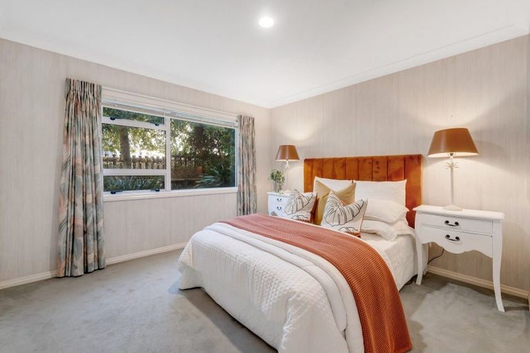 Photo of property in 1 Page Point, Mellons Bay, Auckland, 2014