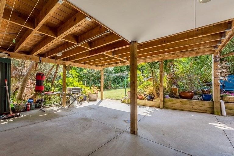 Photo of property in 28 Willoughby Avenue, Howick, Auckland, 2014