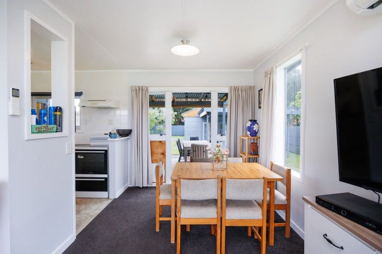 Photo of property in 62 Nash Parade, Foxton Beach, Foxton, 4815